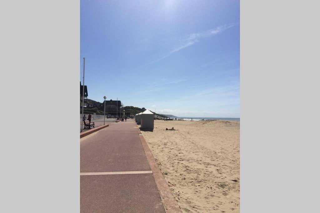 Le Coin Vert Deauville Exteriör bild